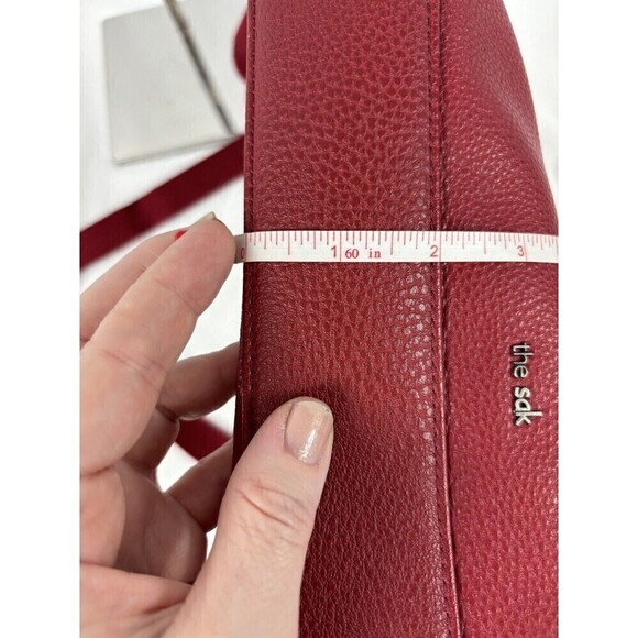 The Sak Crossbody Bag Purse Lipstick Red Leather Zipper Pockets Adjustable Strap - Picture 12 of 16